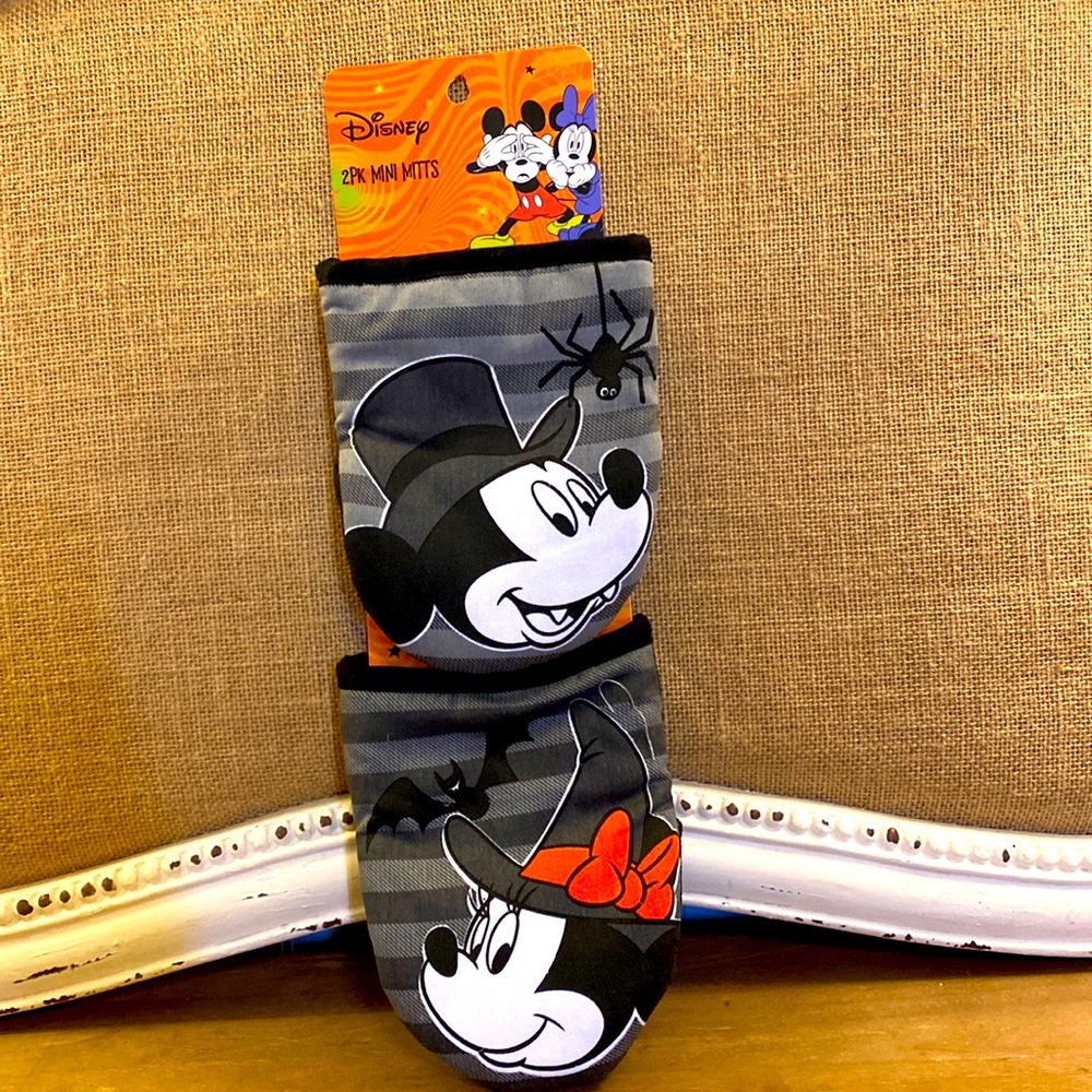 NWT Disney 2 Pack Mickey and Minnie Halloween Mini Mitts